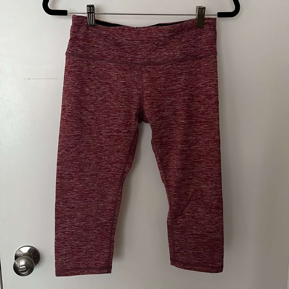 Yoga reflex knee length leggings. Size medium